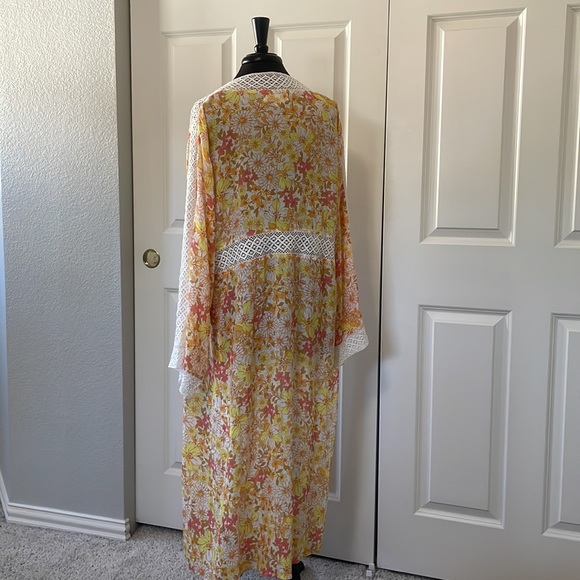 NWOT Idyllwind Fueled by Miranda Lambert Yellow Floral & Lace Duster Kimono - Picture 5 of 7